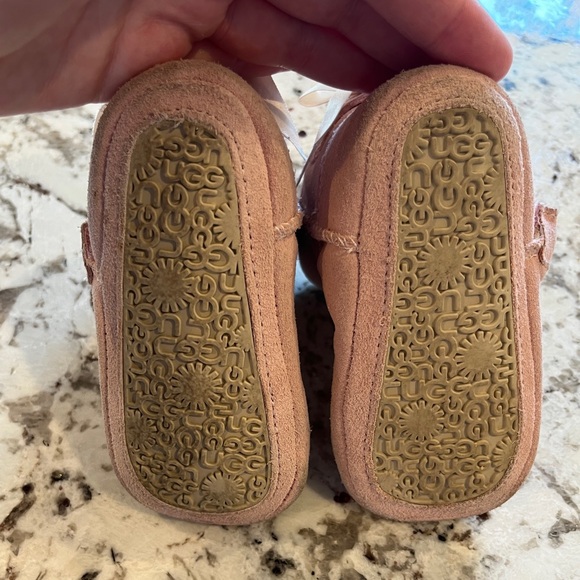 UGG Jesse Bow ll Infant Boot - Picture 4 of 8